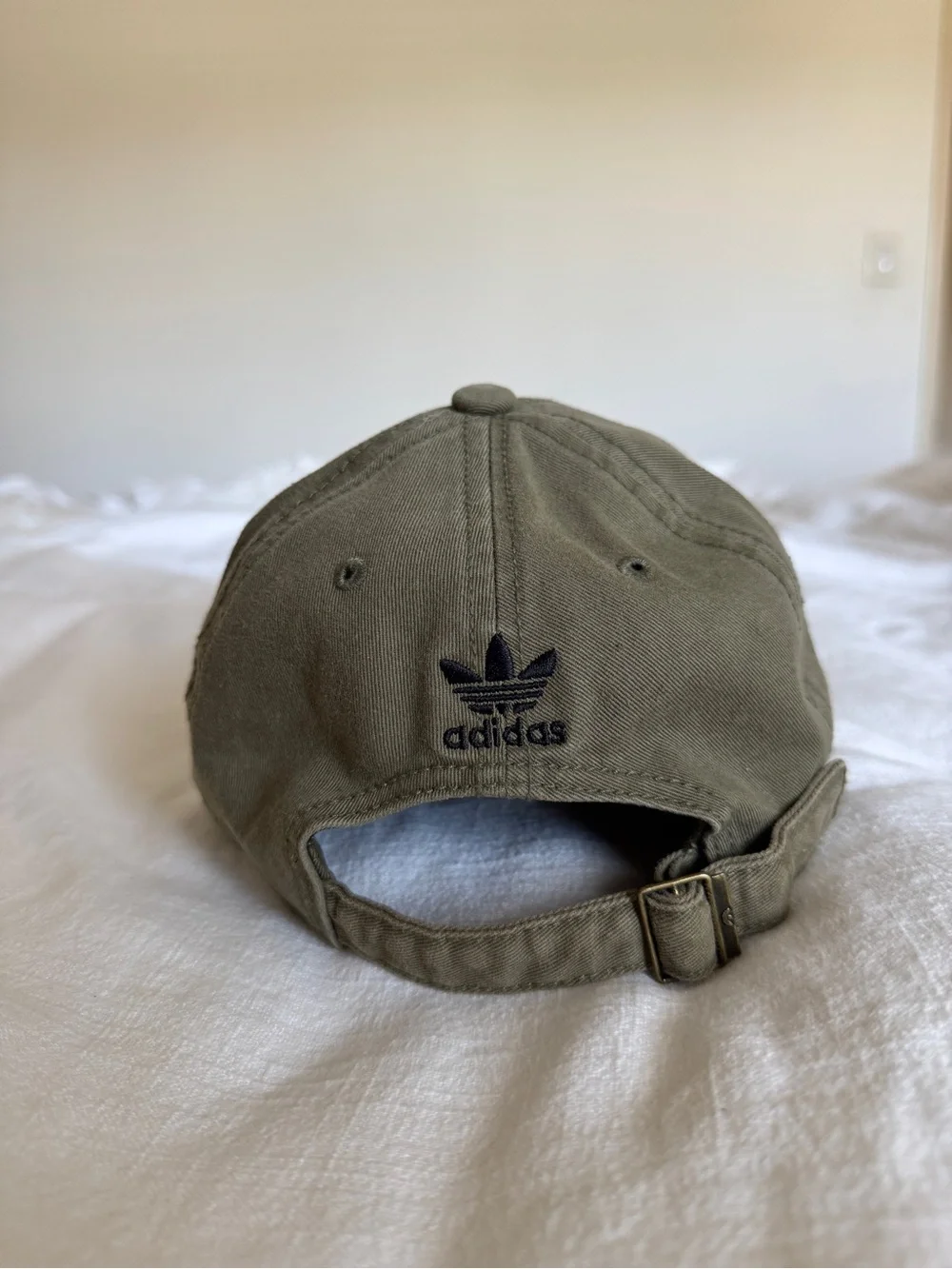 adidas embroidered Trefoil cotton baseball cap in olive green NWOT